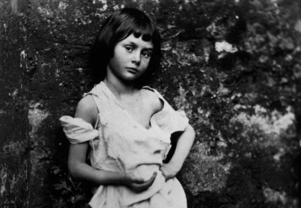 alice_liddel_-_beggar_girl1